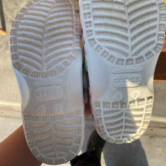 Tye dye crocs - Picture 2 of 2